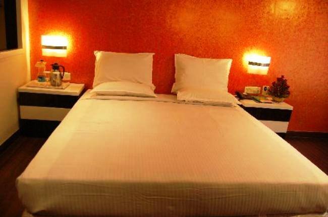 Hotel Ishwarya Grand, Kakinada 4